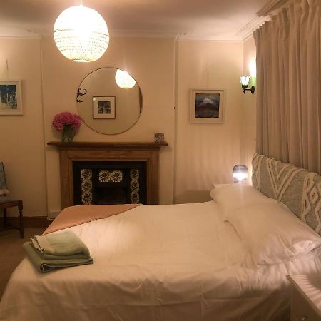 The Dragonfly Bnb, Гластонбері Екстер'єр фото
