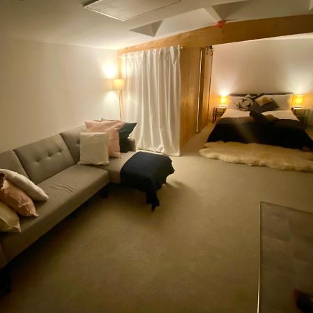 The Dragonfly Bnb, Гластонбері Екстер'єр фото