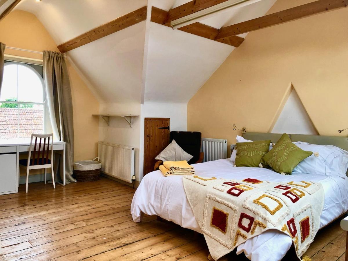 The Dragonfly Bnb, Гластонбері Екстер'єр фото
