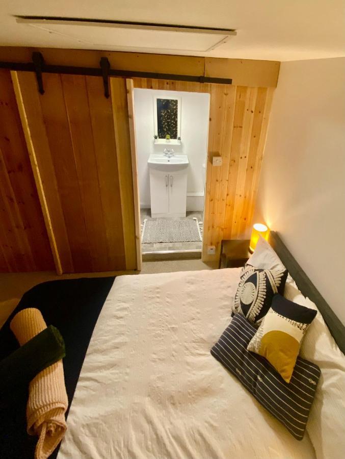 The Dragonfly Bnb, Гластонбері Екстер'єр фото