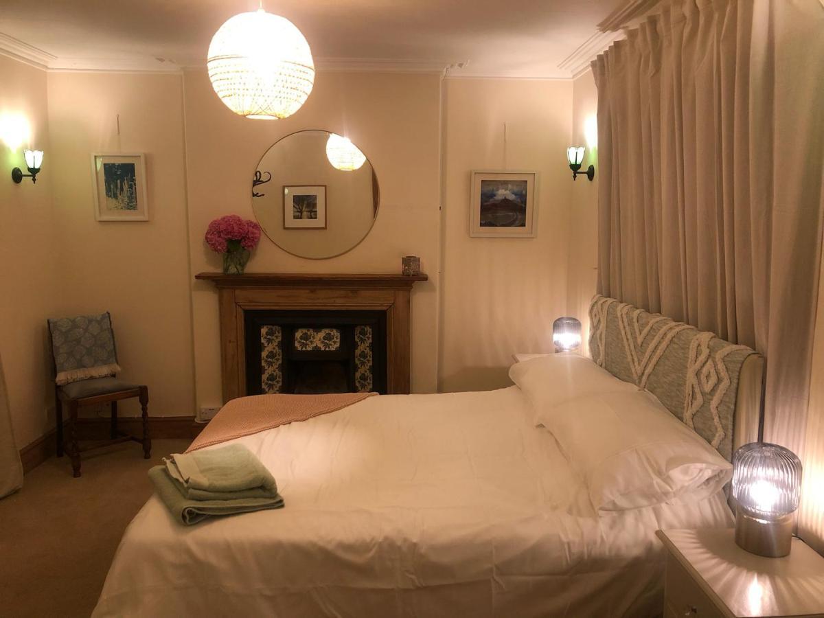 The Dragonfly Bnb, Гластонбері Екстер'єр фото